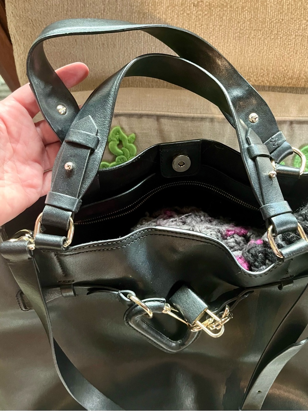 Reiss London Black Leather Tote Bag with strap and gold hardware - Picture 6 of 10